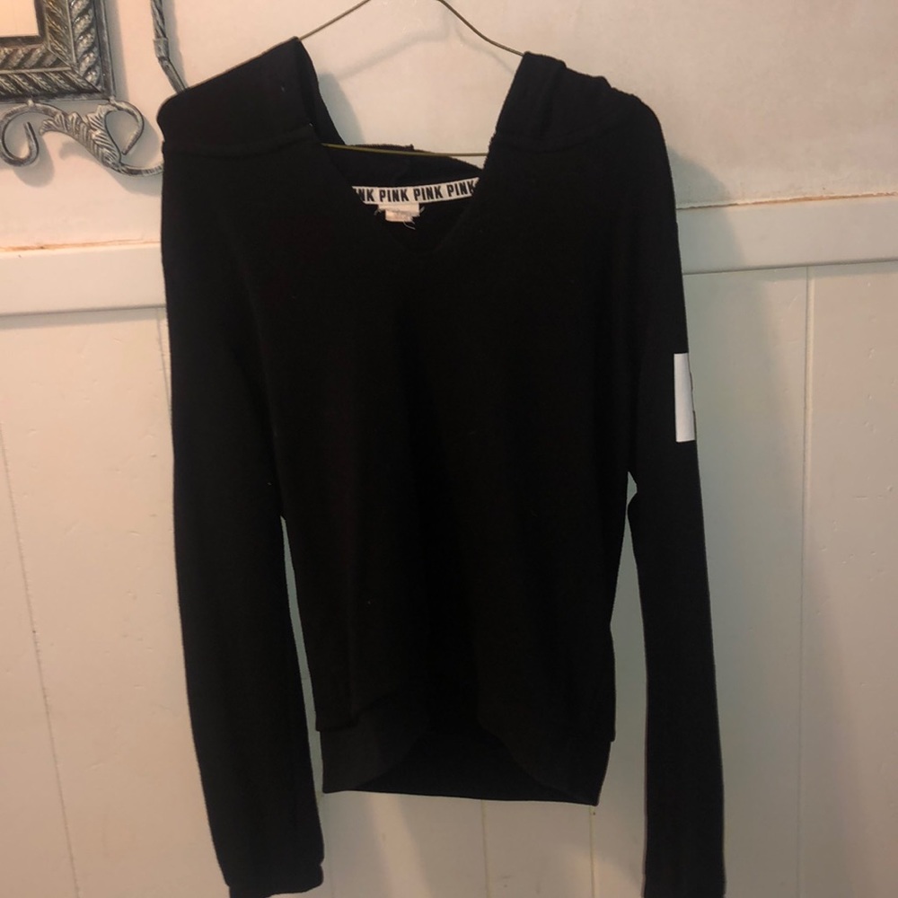 Black sweatshirt